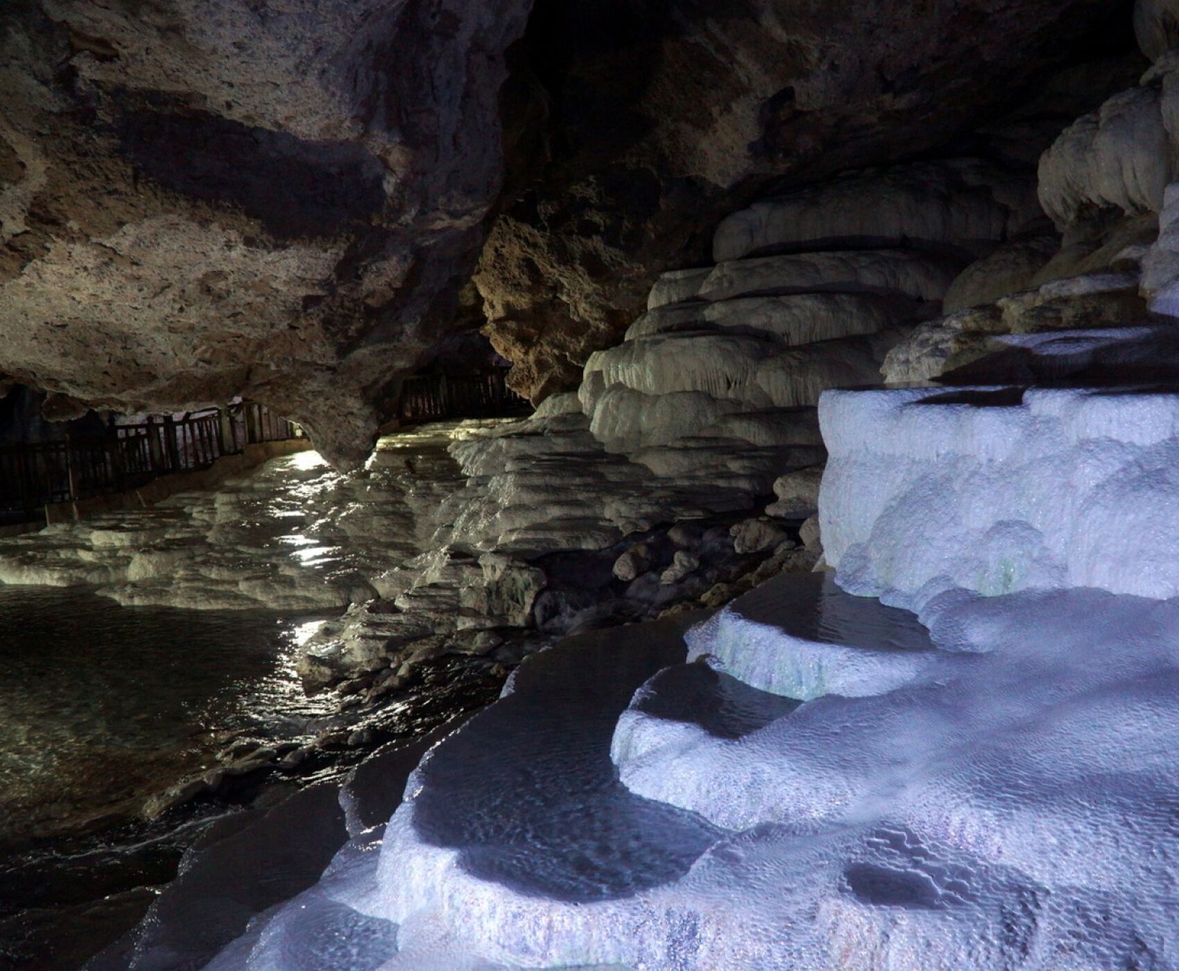 KAKLIK MAĞARASI - PAMUKKALE - LAODİKEİA TURU