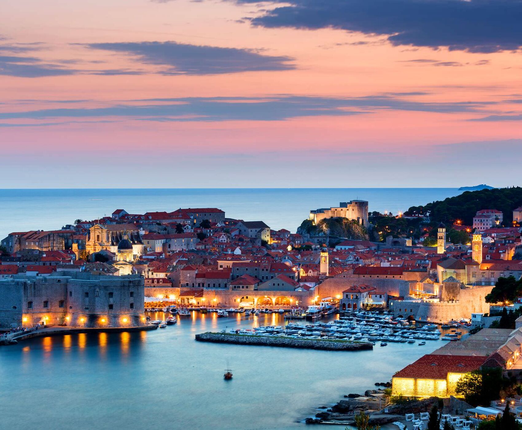 VİYA BALKAN Sun Express HY ile Büyük Balkan Turu 6 Ülke Antalya - Vizesiz